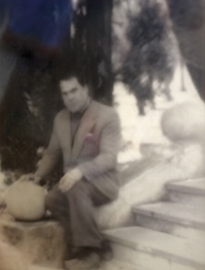  გიორგი, ზვიად, გრიგოლ, უგრეხელიძე მამა-შვილები გარდ. 1993წ. აფხაზეთი დაბ. სოფ. ლინდავა სოხუმი